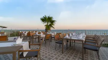CONCORDE DE LUXE RESORT