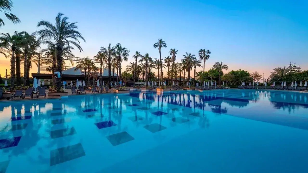 CONCORDE DE LUXE RESORT