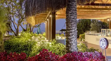 CONCORDE DE LUXE RESORT