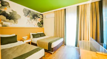 CONCORDIA CELES HOTEL