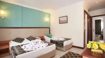CONCORDIA CELES HOTEL