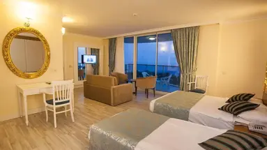 CONCORDIA CELES HOTEL