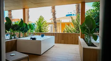 CONCORDIA CELES HOTEL