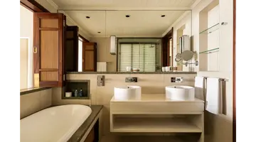 CONSTANCE BELLE MARE PLAGE HOTEL & VILLAS