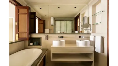 CONSTANCE BELLE MARE PLAGE HOTEL & VILLAS