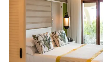 CONSTANCE BELLE MARE PLAGE HOTEL & VILLAS
