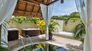 CONSTANCE BELLE MARE PLAGE HOTEL & VILLAS