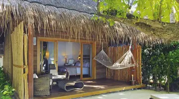 Constance Moofushi 5