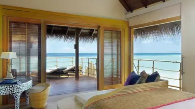Constance Moofushi 5