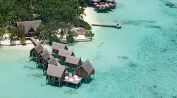 Constance Moofushi 5