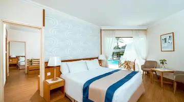 Constantinou Bros Athena Beach Hotel