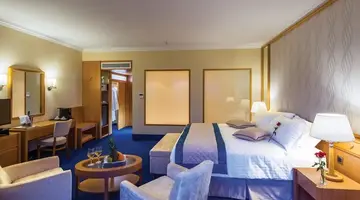 Constantinou Bros Athena Royal Beach Hotel