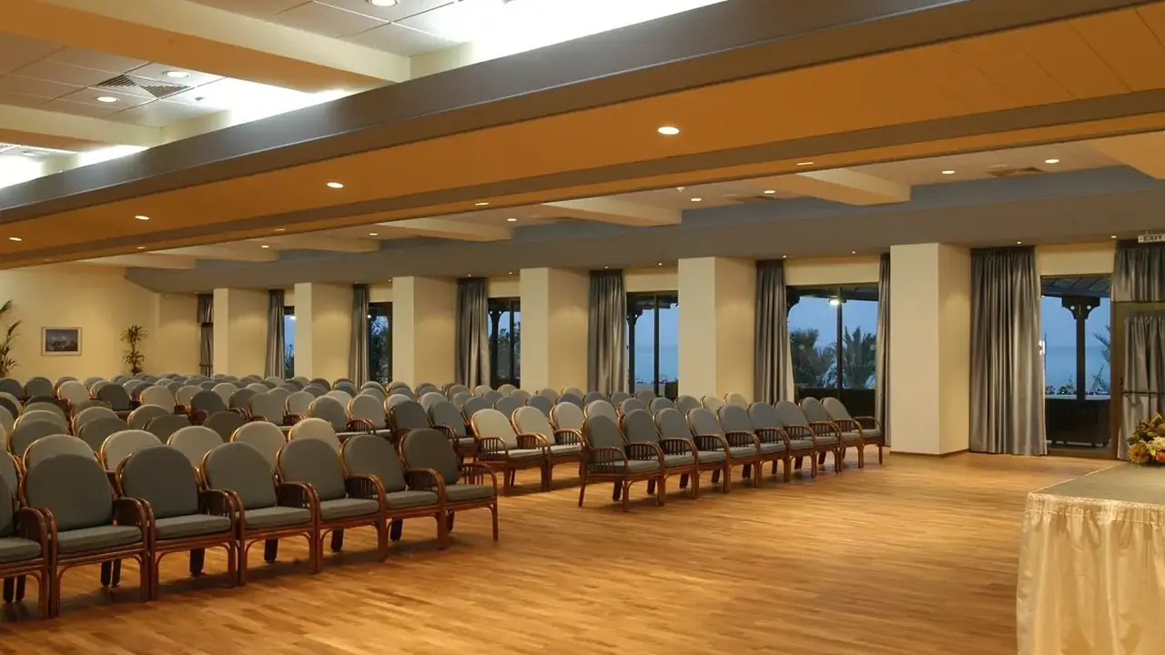 CONSTANTINOU BROS ATHENA ROYAL BEACH HOTEL