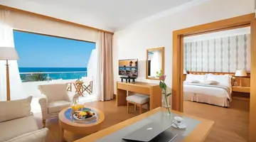 Constantinou Bros Pioneer Beach Hotel