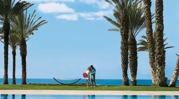Constantinou Bros Pioneer Beach Hotel