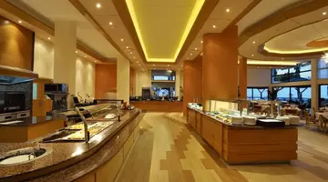 Constantinou Bros Pioneer Beach Hotel