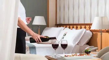 Constantinou Bros Pioneer Beach Hotel