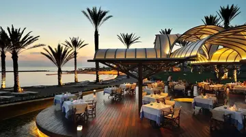 Constantinou Bros Pioneer Beach Hotel
