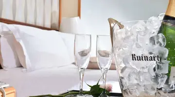 Constantinou Bros Pioneer Beach Hotel