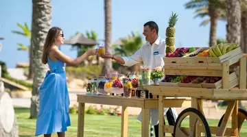 Constantinou Bros Pioneer Beach Hotel