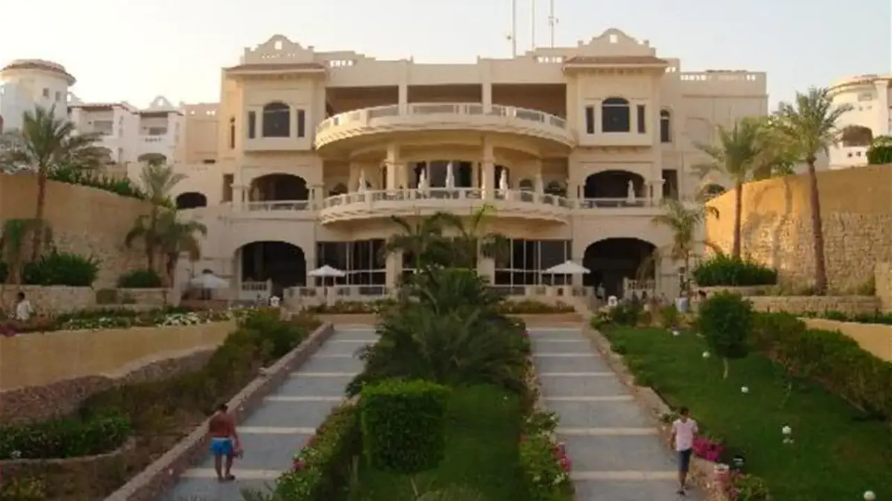 Continental Plaza Beach Resort And Aqua park