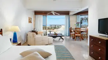 Coral Beach Hotel & Resort