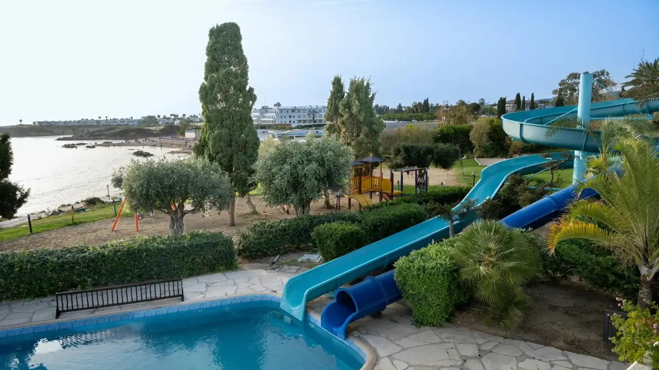 Coral Beach Hotel & Resort