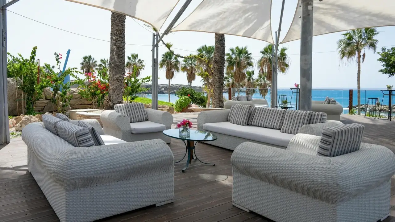Coral Beach Hotel & Resort