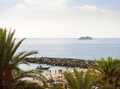 CORAL COMPOSTELA BEACH