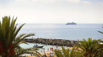 CORAL COMPOSTELA BEACH