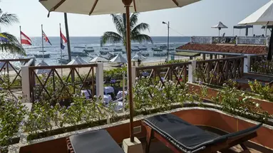 CORAL SANDS HOTEL
