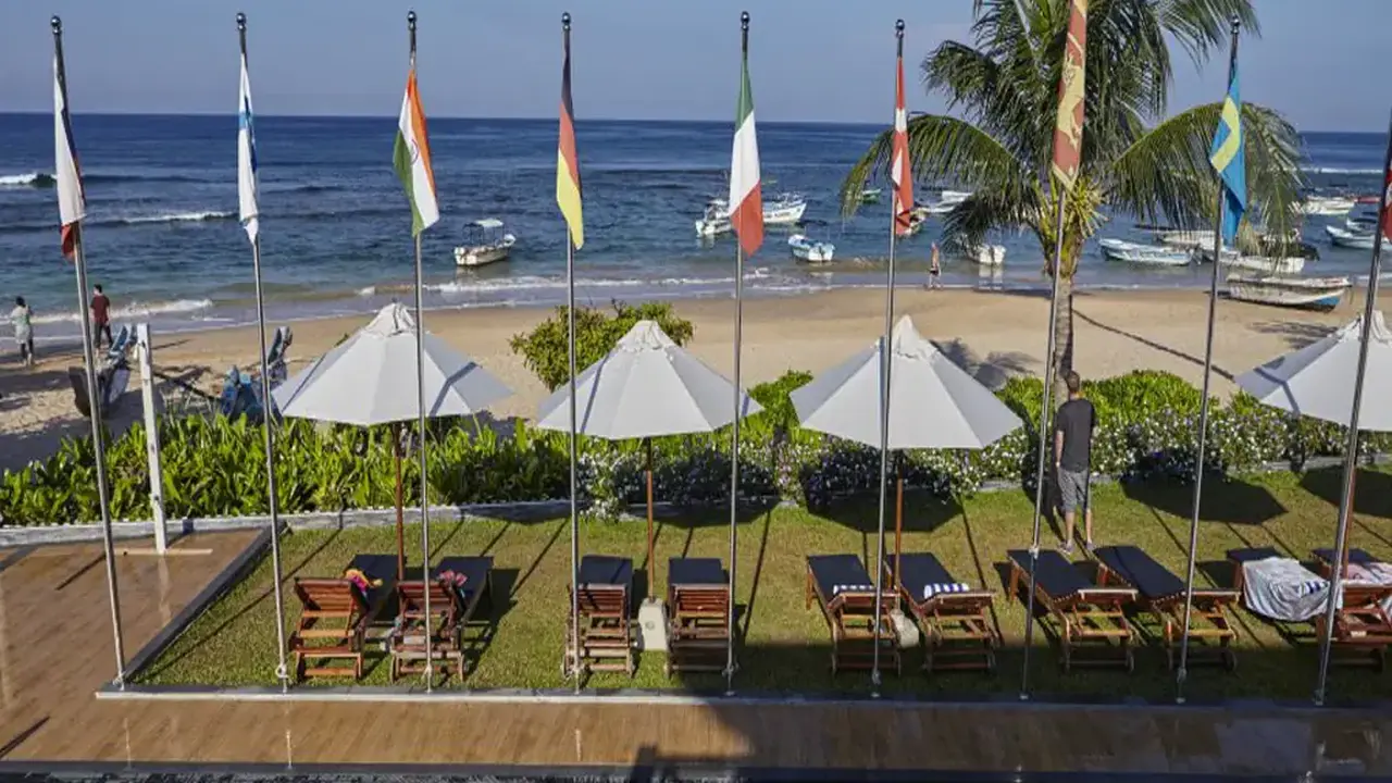 CORAL SANDS HOTEL