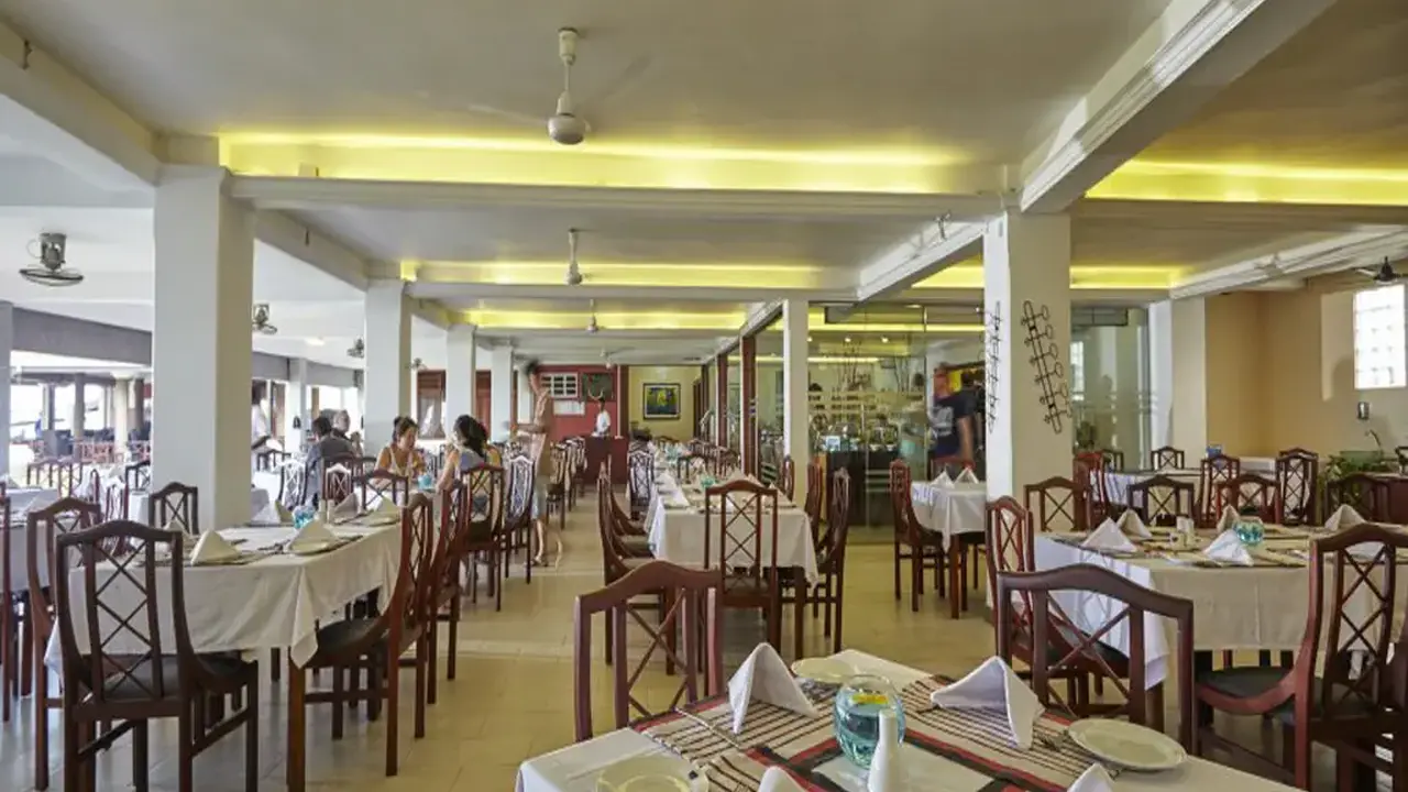 CORAL SANDS HOTEL