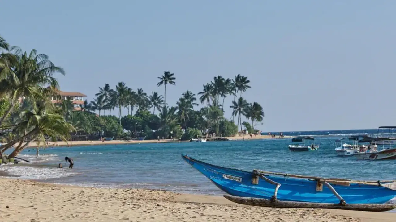 CORAL SANDS HOTEL