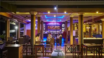 CORAL SANDS HOTEL