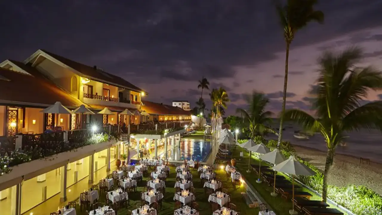 CORAL SANDS HOTEL