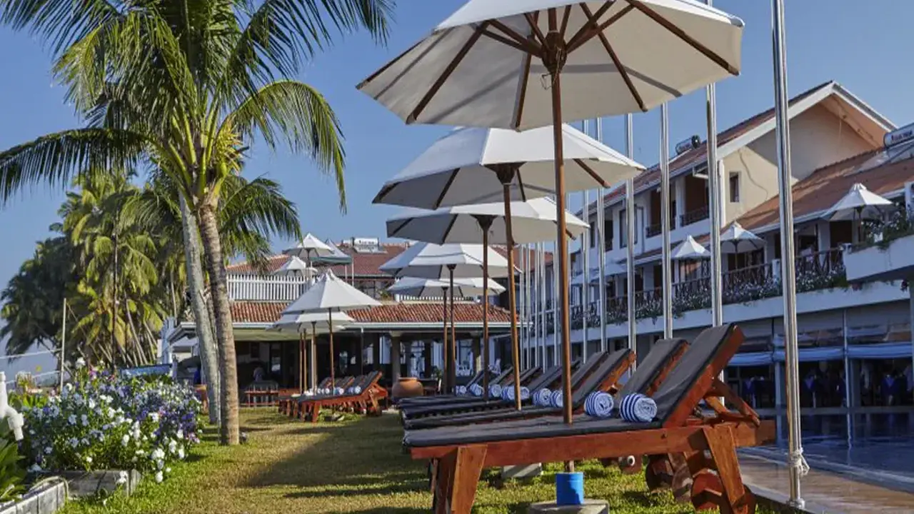 CORAL SANDS HOTEL