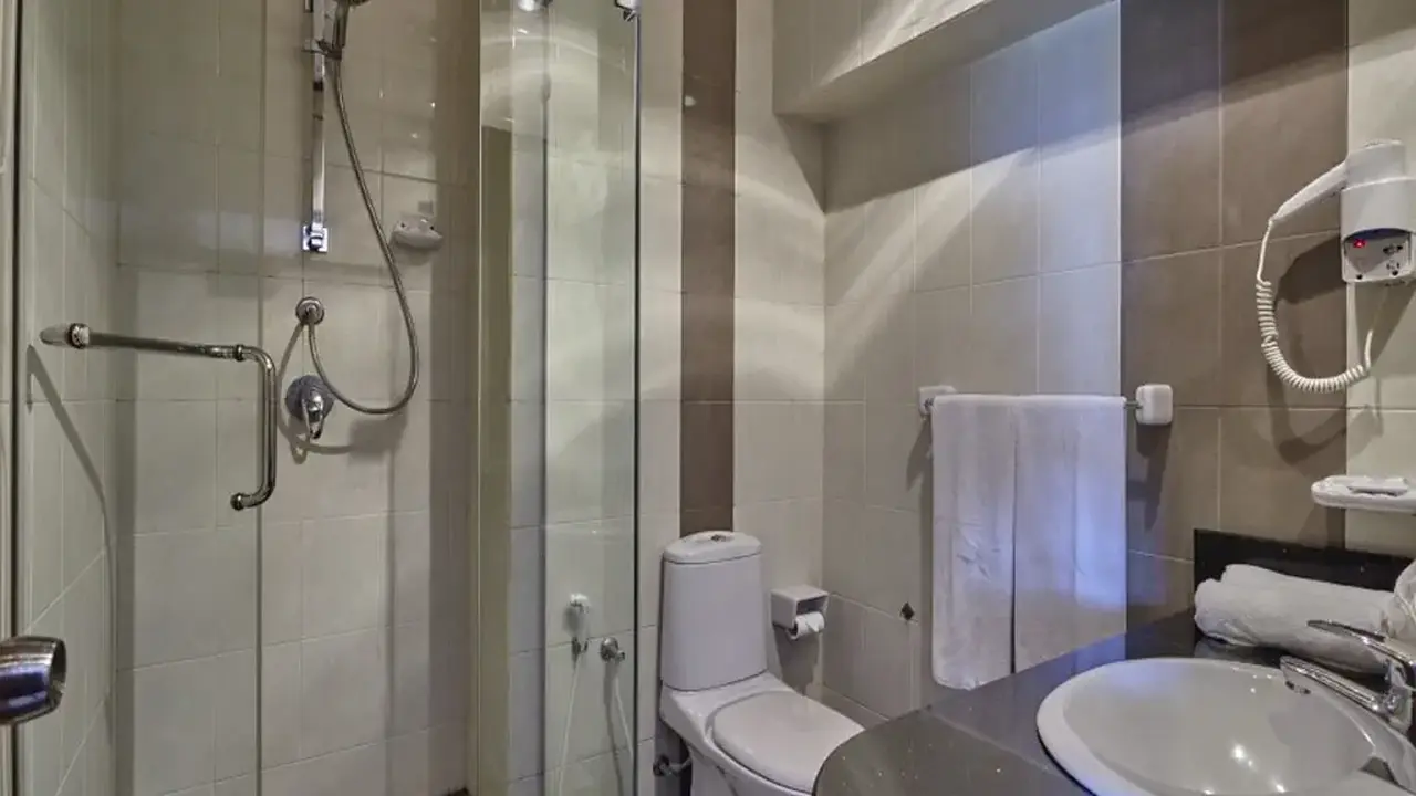 CORAL SANDS HOTEL
