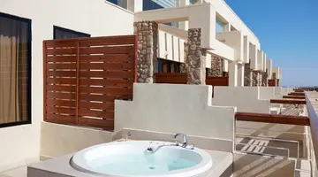 CORAL SEA SENSATORI RESORT