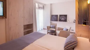 Corallium Beach