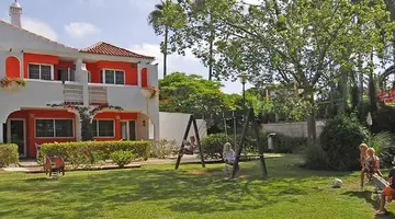 Cordial Green Golf Bungalows