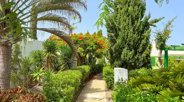 Cordial Sandy Golf Bungalows