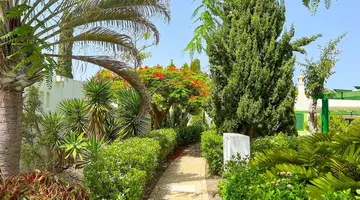 Cordial Sandy Golf Bungalows