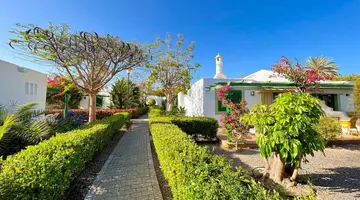 Cordial Sandy Golf Bungalows