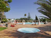 Cordial Sandy Golf Bungalows