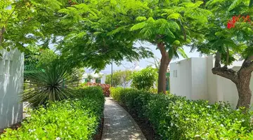 Cordial Sandy Golf Bungalows