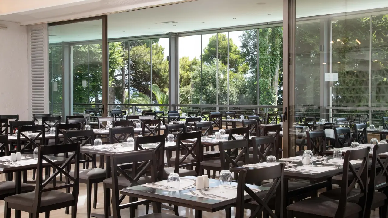 CORFU HOLIDAY PALACE
