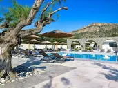 Coriva Beach Hotel & Bungalows