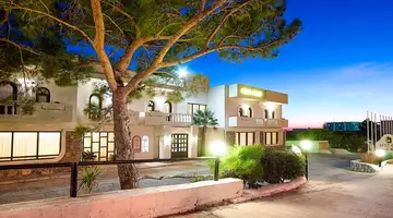 Coriva Beach Hotel & Bungalows