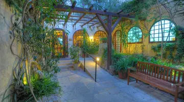 Cornucopia Hotel